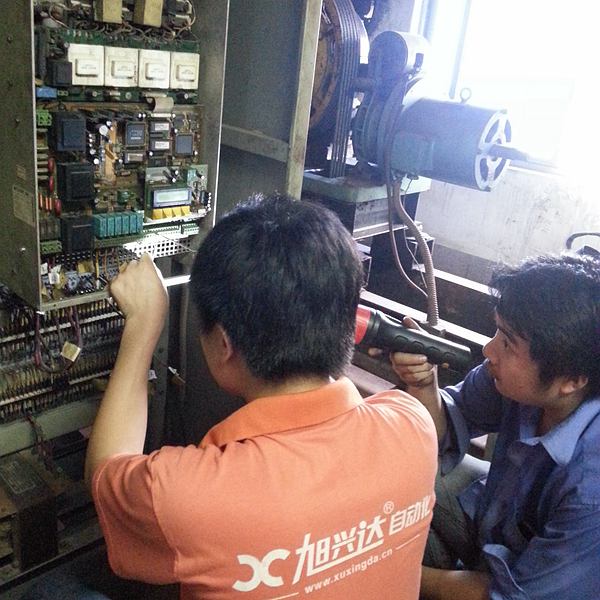 ���׃�l�S��